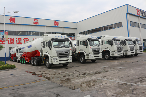 通亞汽車又一批量下灰半掛車發車！！！